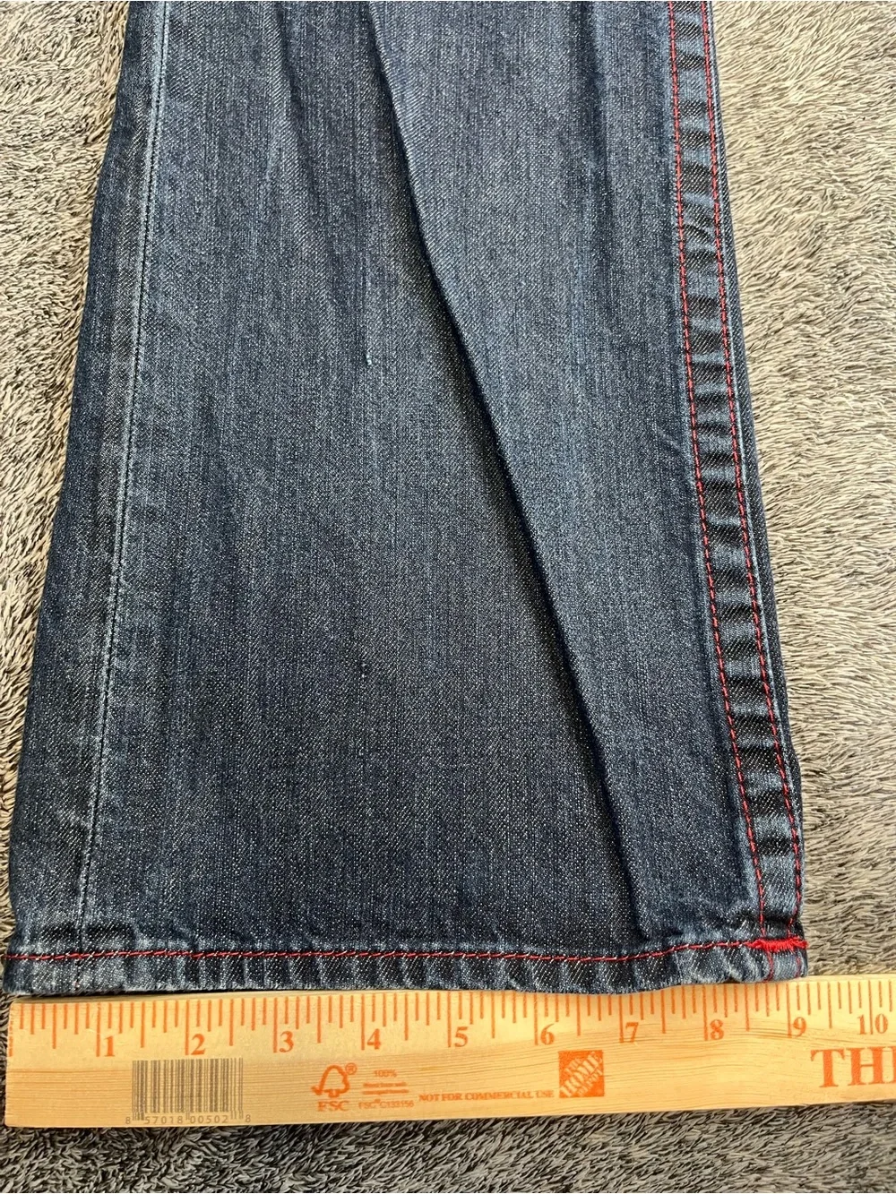 True Religion Men’s Dark Blue Straight Jeans with Red Stitching size 40